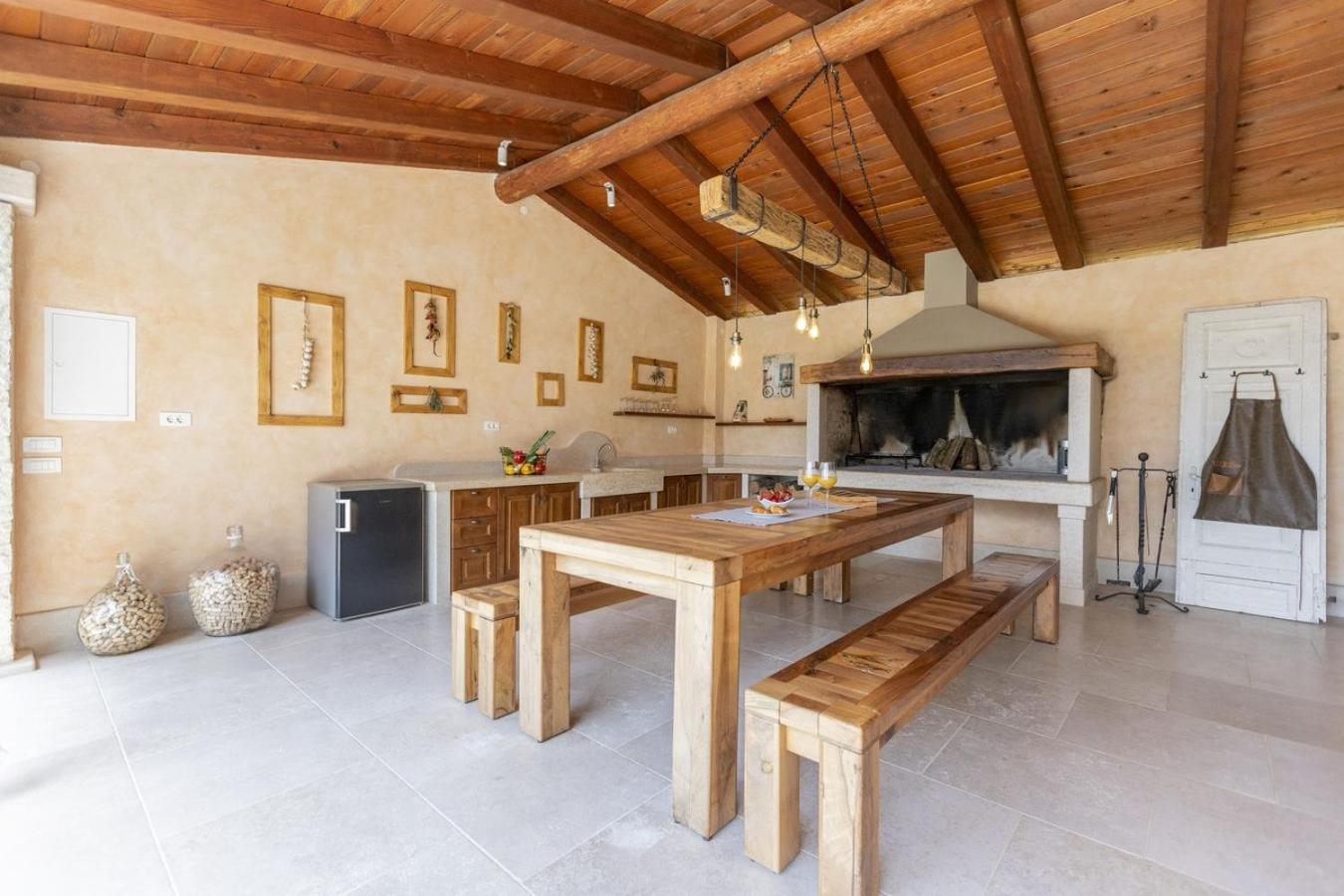 Villa Viscum In Central Istria For 8 Persons With Large Garden - Pet Friendly Pazin Bagian luar foto