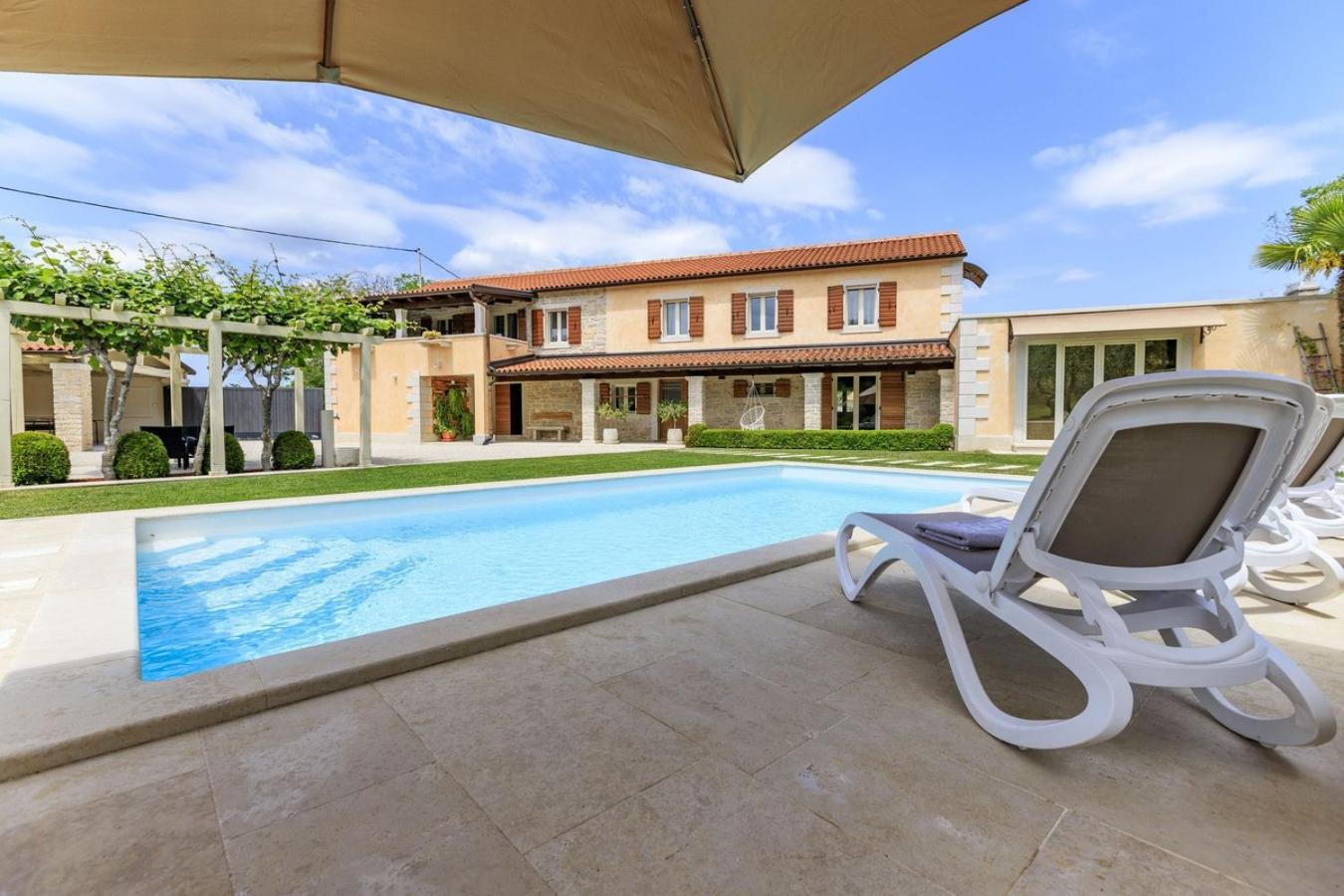Villa Viscum In Central Istria For 8 Persons With Large Garden - Pet Friendly Pazin Bagian luar foto