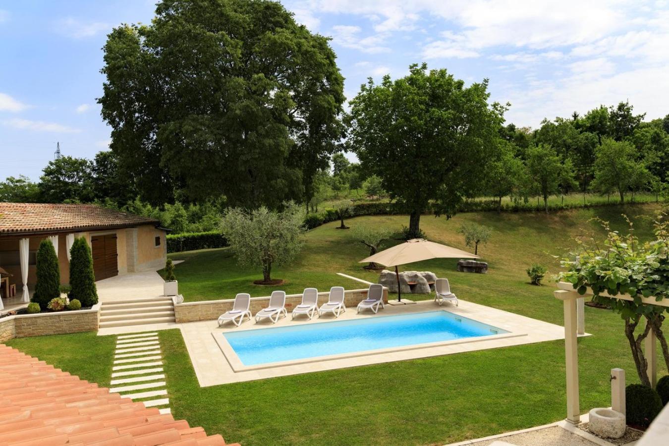 Villa Viscum In Central Istria For 8 Persons With Large Garden - Pet Friendly Pazin Bagian luar foto