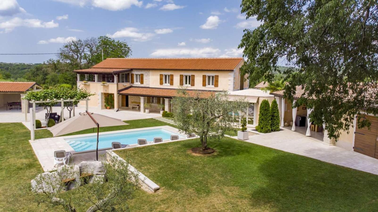 Villa Viscum In Central Istria For 8 Persons With Large Garden - Pet Friendly Pazin Bagian luar foto